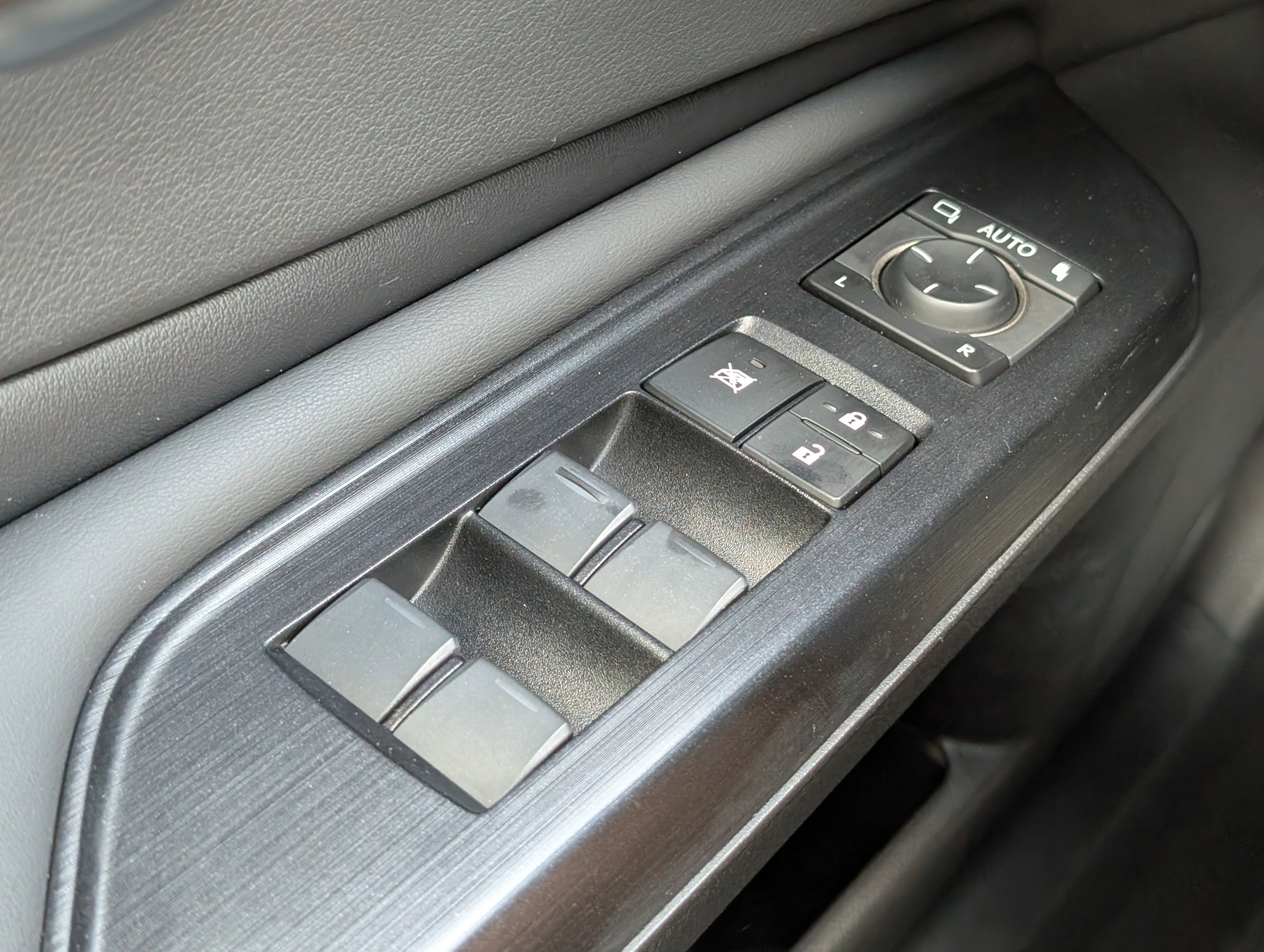 Used 2020 Lexus ES 300h w/ Premium Package image 22