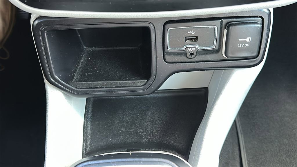 Used 2018 Jeep Renegade Latitude w/ Popular Equipment Group image 25