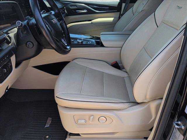 Used 2023 Cadillac Escalade Premium Luxury w/ Performance Package AWD/4WD image 25