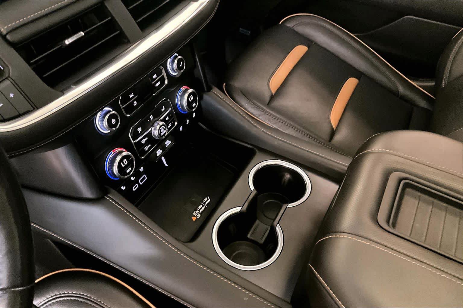 Used 2022 GMC Yukon AT4 AWD/4WD image 16