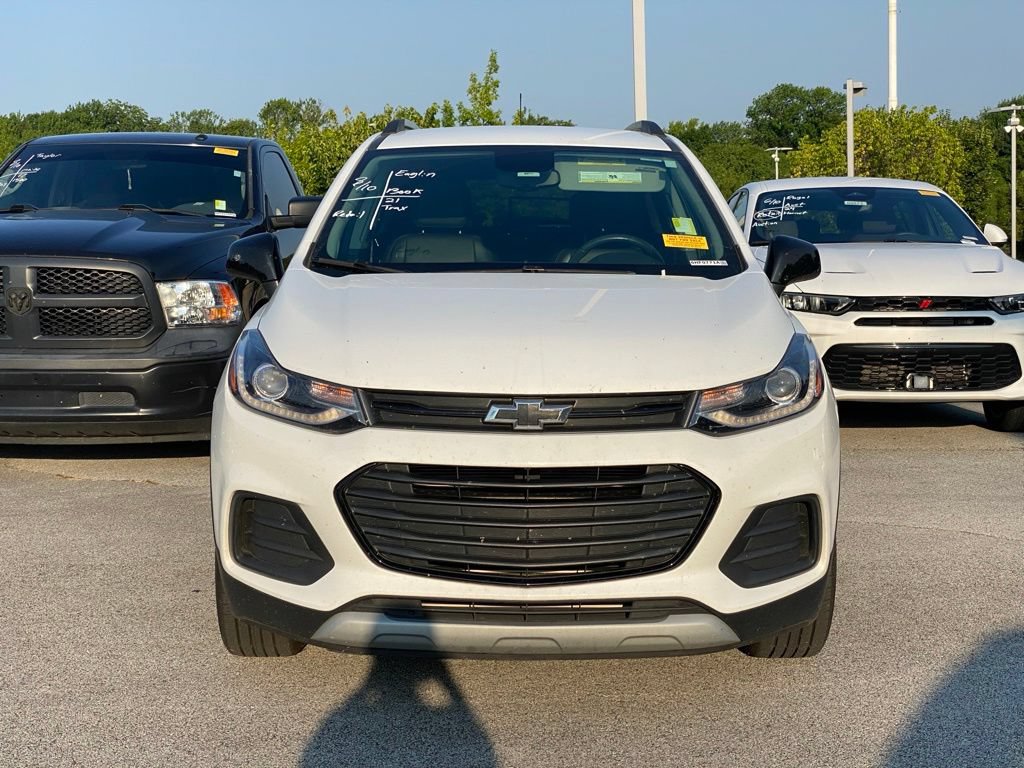 Used 2021 Chevrolet Trax LT w/ Redline Edition AWD/4WD image 2