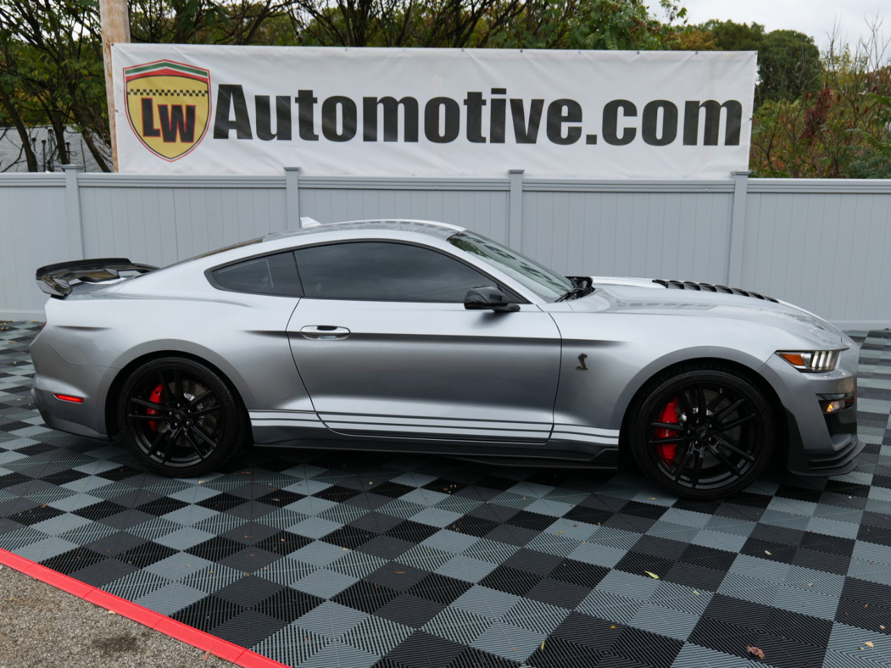 Used 2021 Ford Mustang Shelby GT500 w/ Technology Package image 4