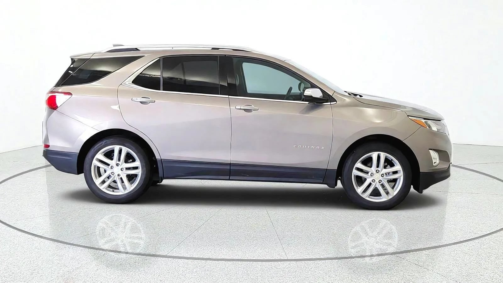 Used 2018 Chevrolet Equinox Premier AWD/4WD image 10