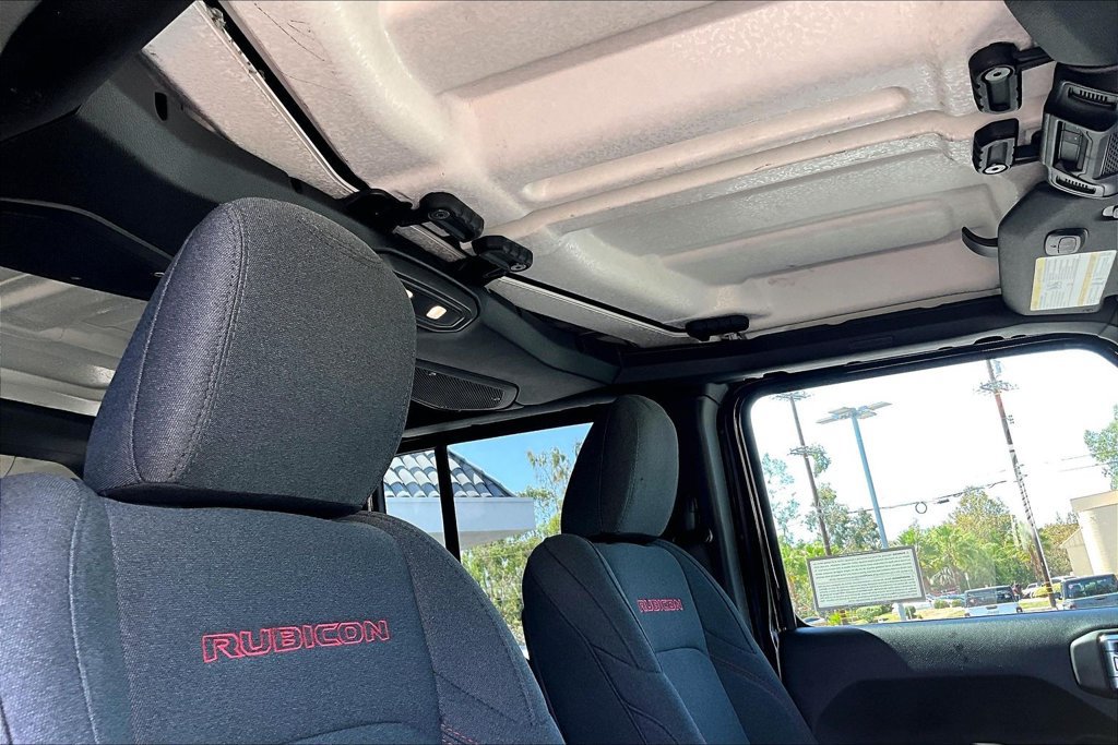 Certified 2025 Jeep Wrangler Unlimited Rubicon w/ Convenience Group AWD/4WD image 13