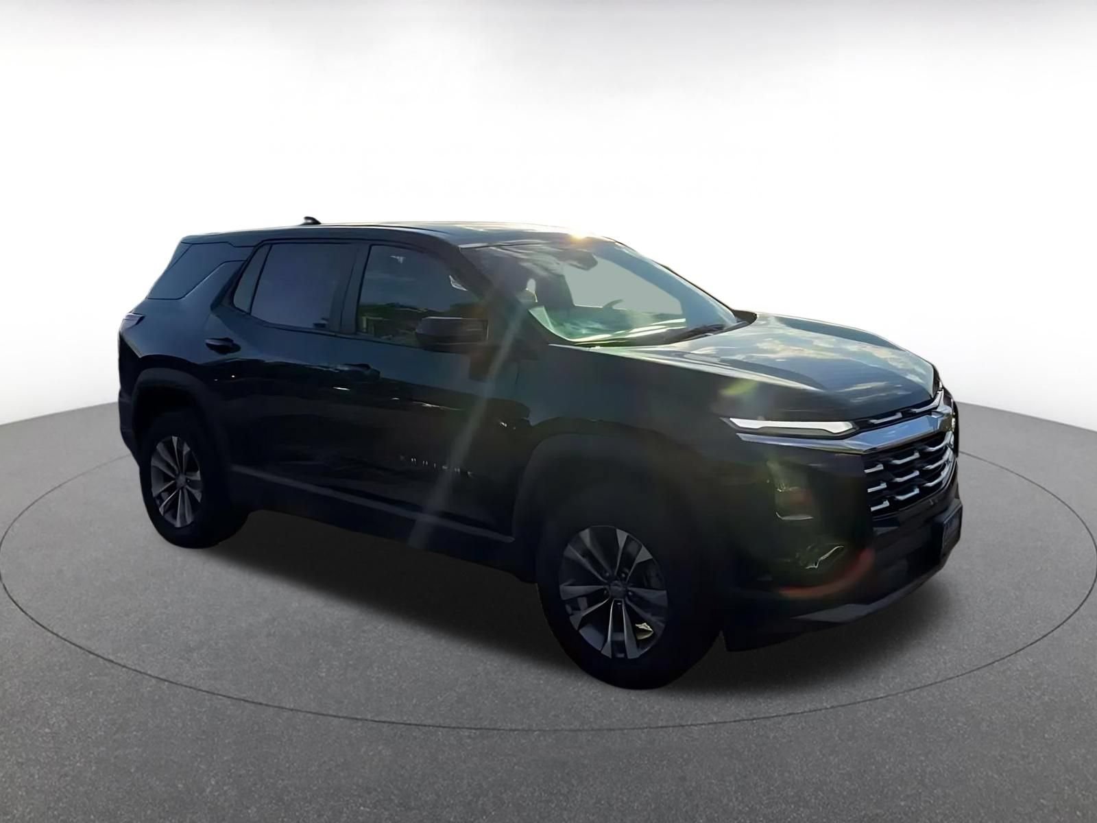 Used 2025 Chevrolet Equinox LT AWD/4WD image 10