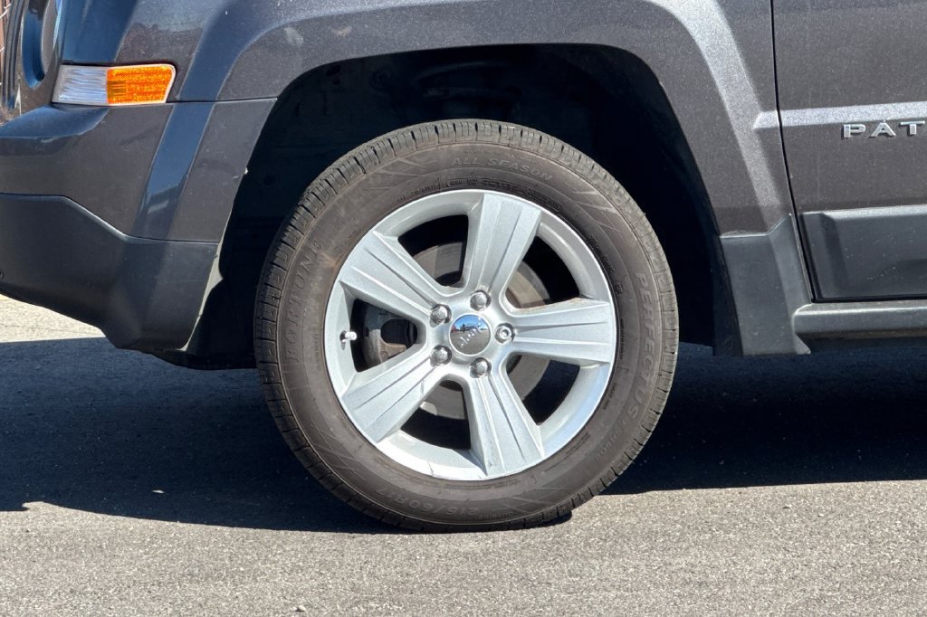 Used 2016 Jeep Patriot Sport w/ Power Value Group AWD/4WD image 27