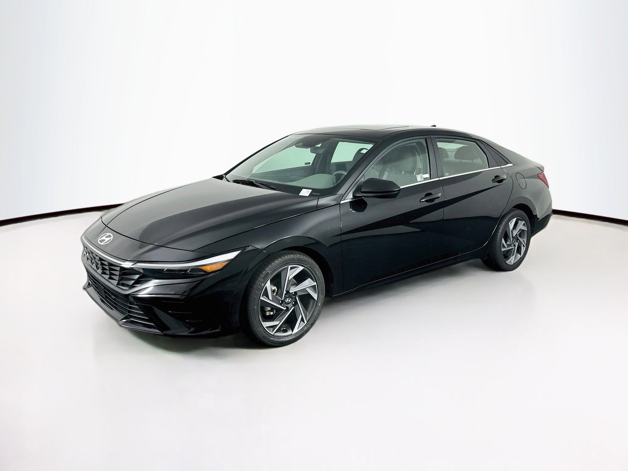 Used 2025 Hyundai Elantra SEL FWD image 3