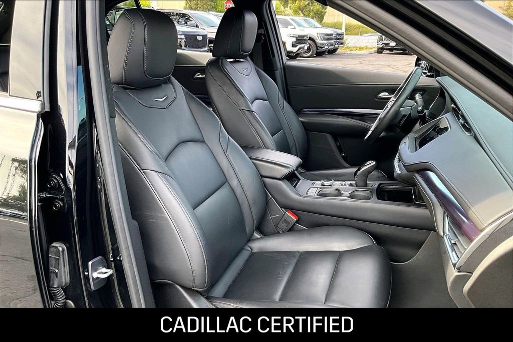 Certified 2023 Cadillac XT4 Luxury w/ Cold Weather Package image 9