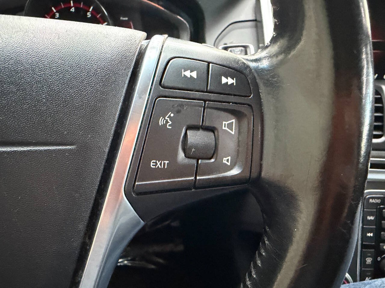 Used 2015 Volvo XC60 T6 w/ Protection Package AWD/4WD image 23