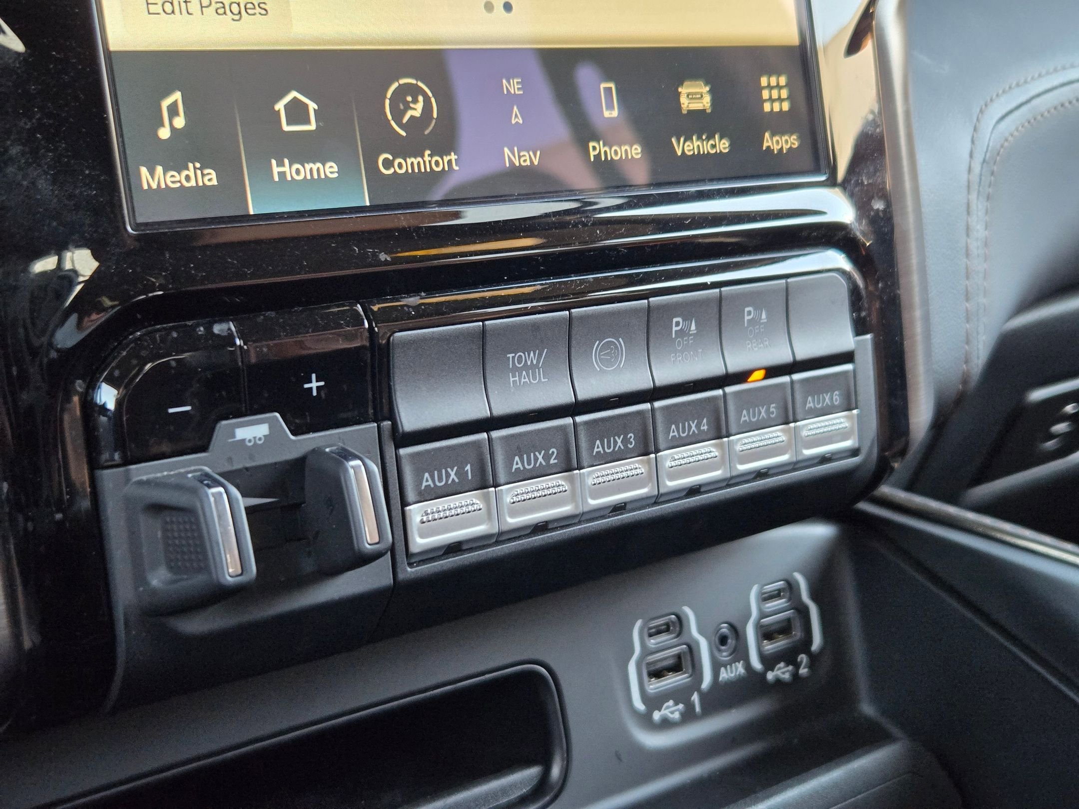 Used 2022 RAM 3500 Limited image 19