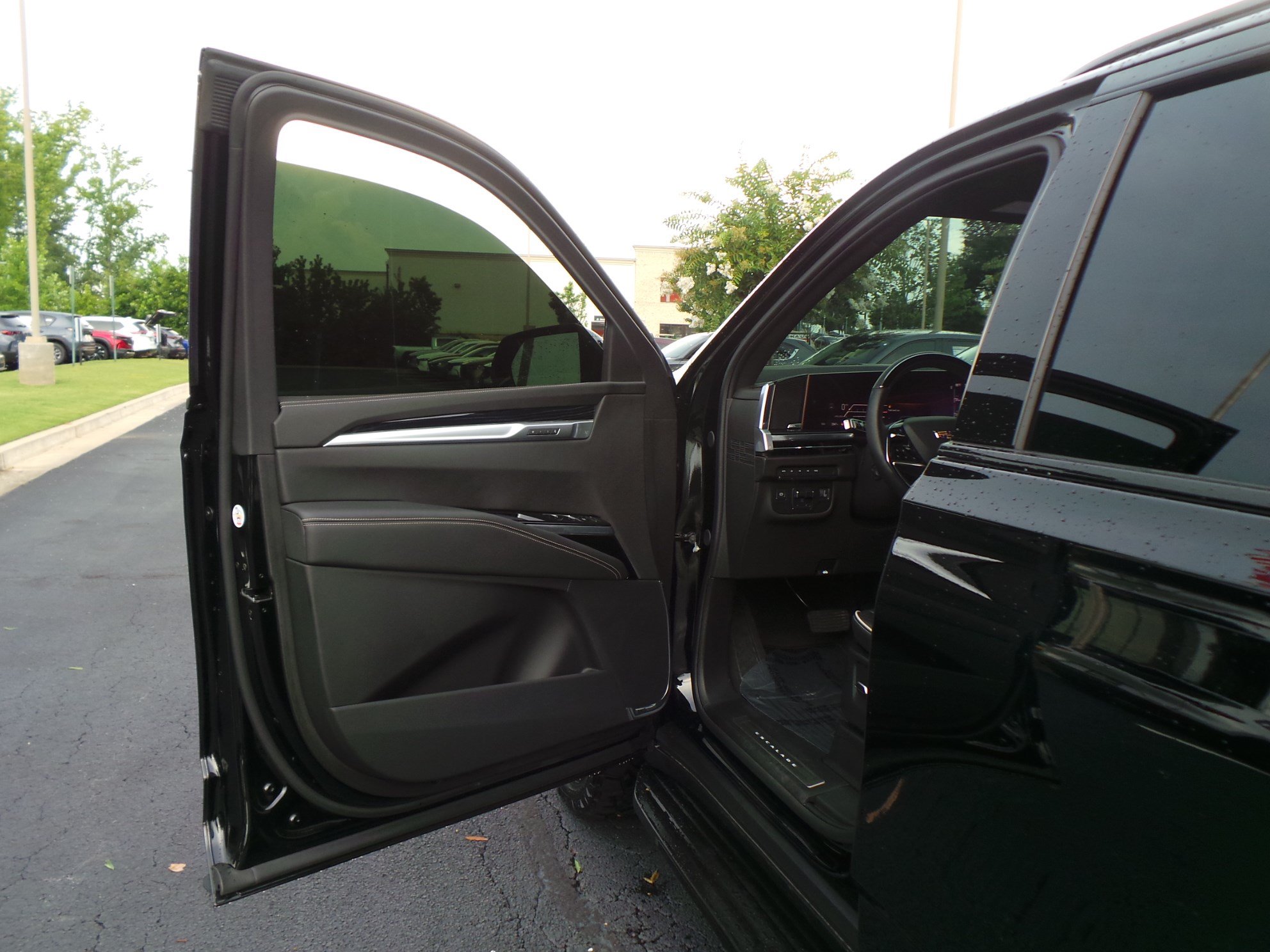 Used 2025 Cadillac Escalade ESV Sport AWD/4WD image 27