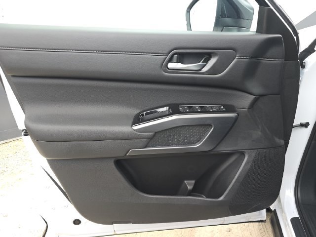 New 2026 Nissan Pathfinder SL w/ SL Premium Package FWD image 36