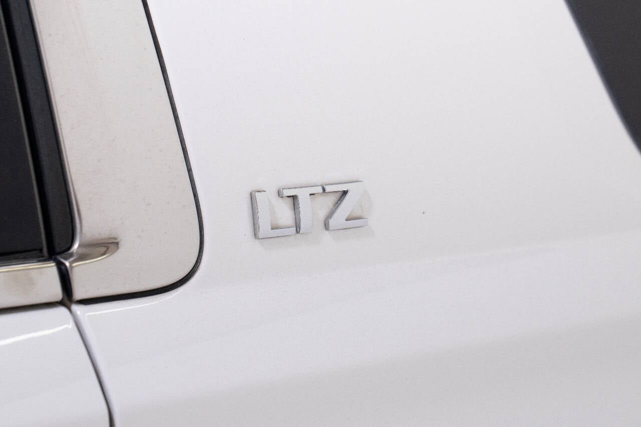 Used 2015 Chevrolet Suburban LTZ image 79