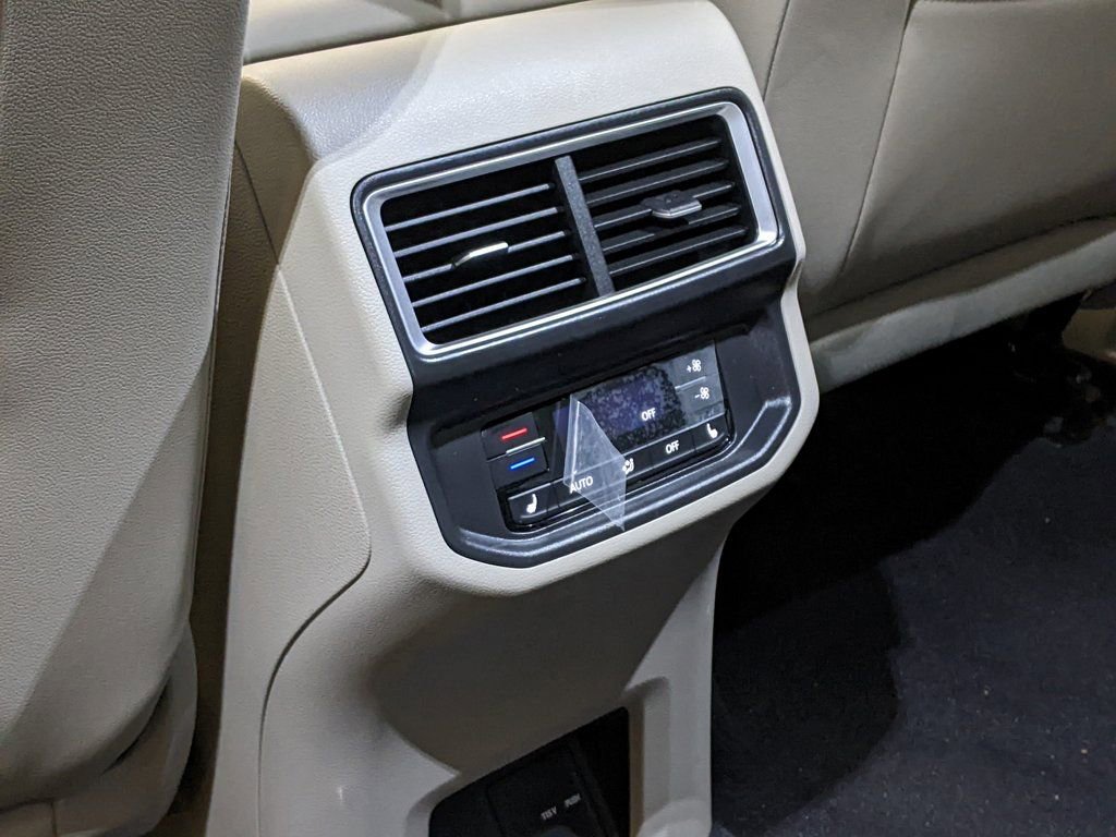 New 2026 Volkswagen Atlas SEL Premium R-Line image 24