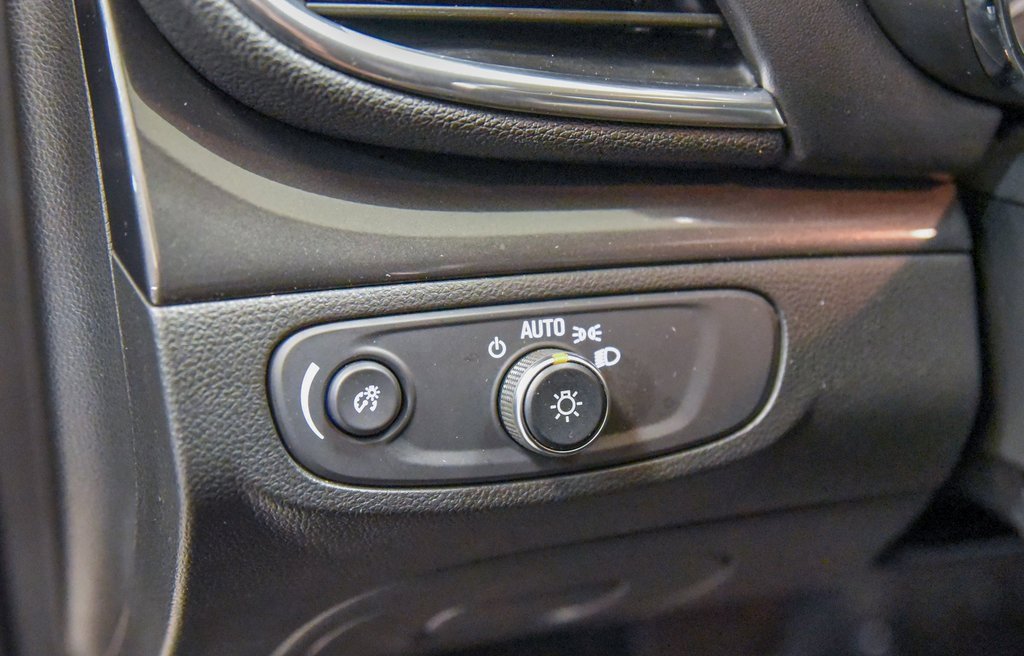 Used 2021 Buick Encore Preferred image 16