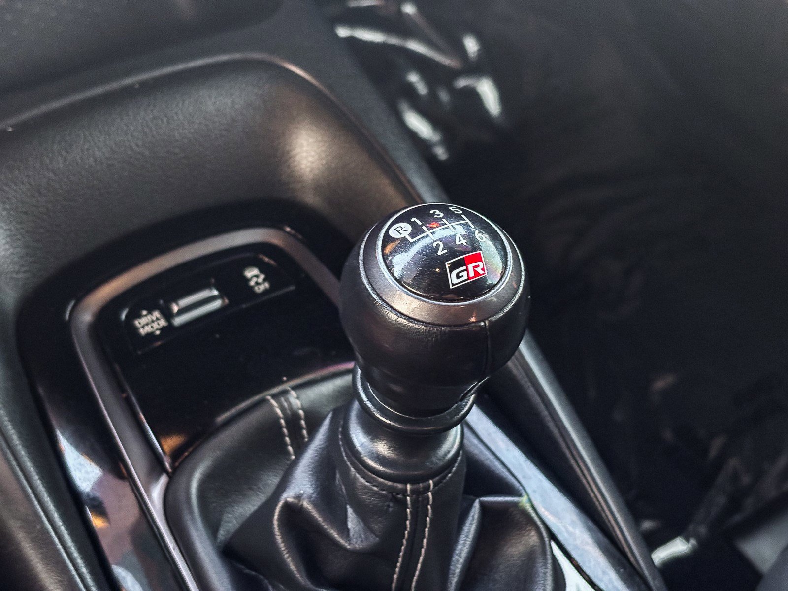 Used 2024 Toyota Corolla Core w/ Performance Package image 28