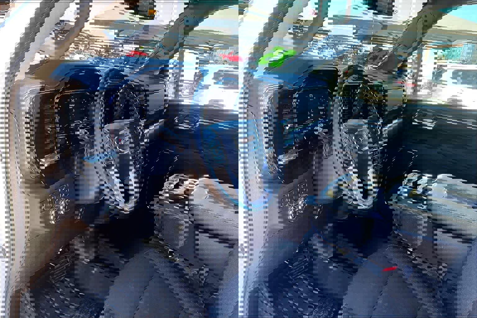 Used 2025 GMC Sierra 2500 SLE image 22