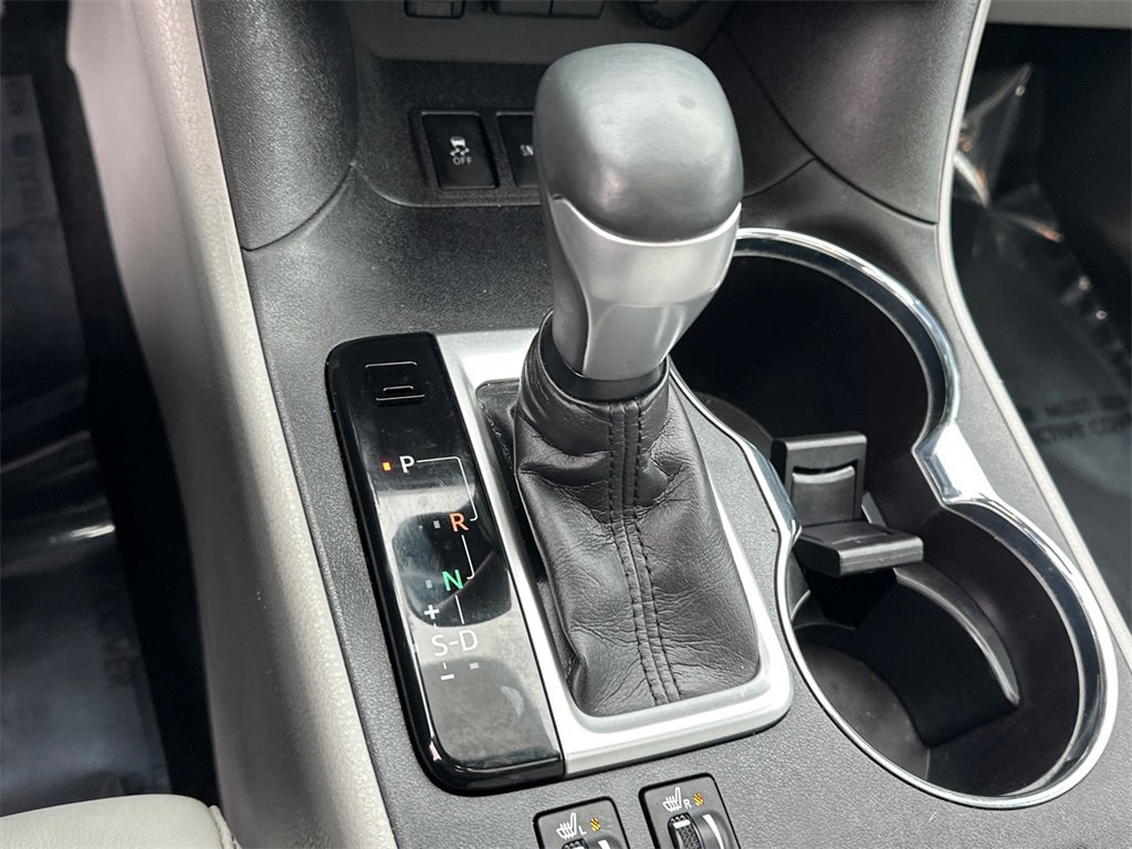 Used 2019 Toyota Highlander XLE image 30