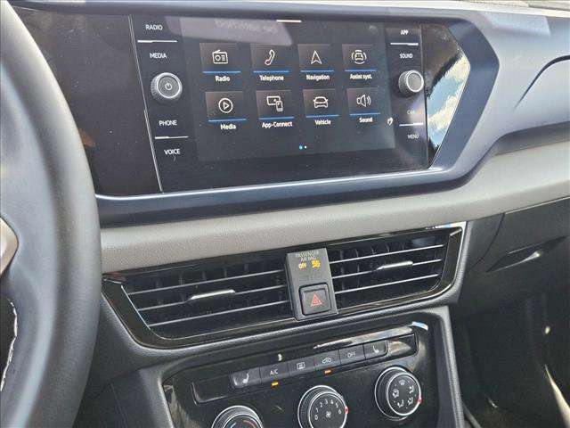 Certified 2023 Volkswagen Taos SE FWD image 14