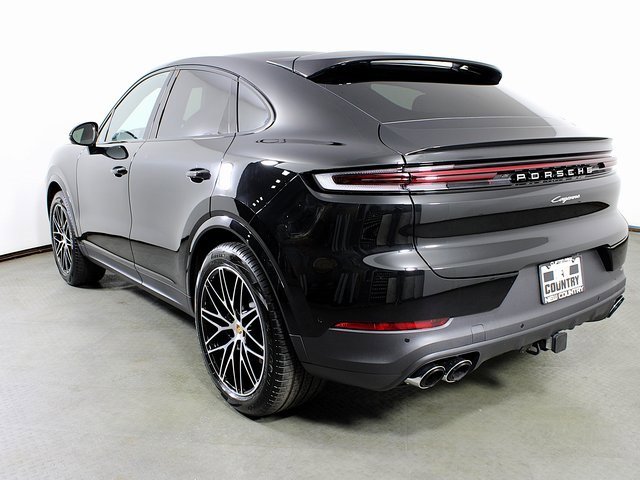 New 2025 Porsche Cayenne Coupe image 3
