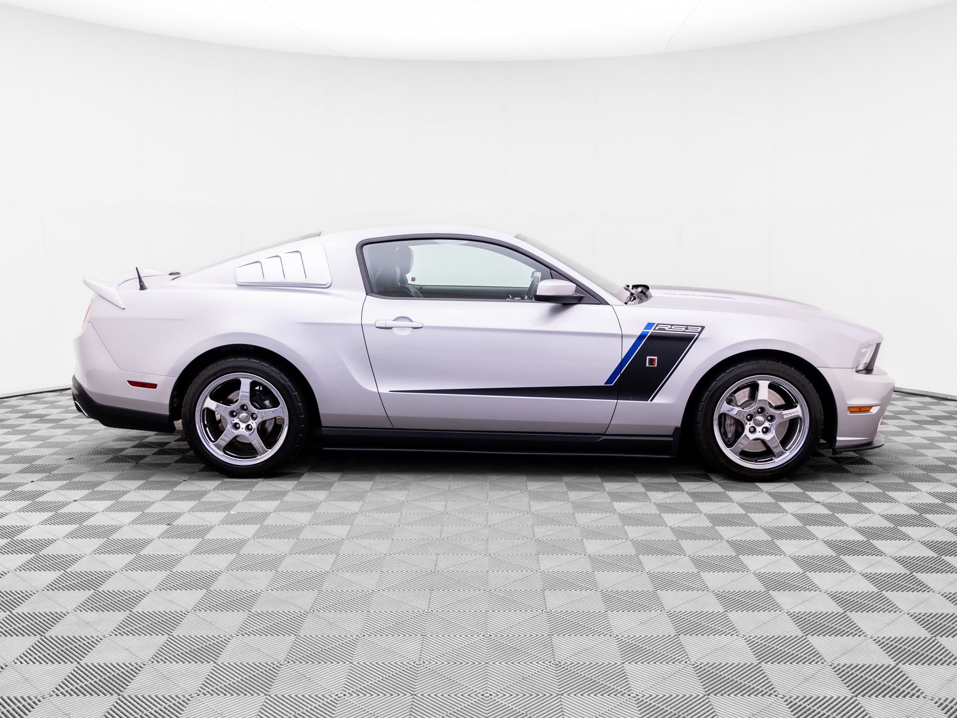 Used 2012 Ford Mustang GT Premium w/ Brembo Brake Pkg RWD image 6