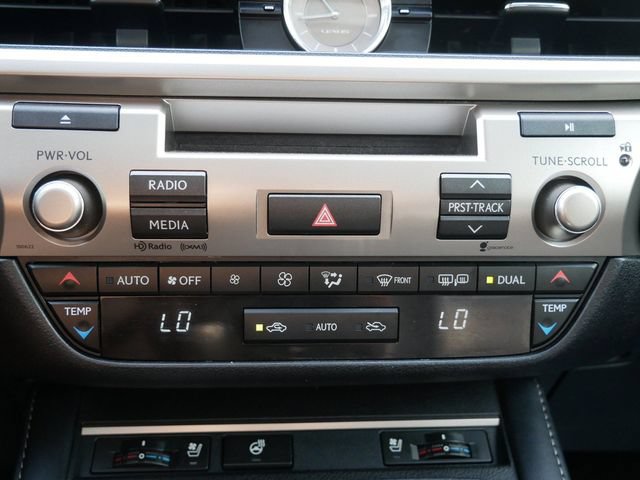 Used 2016 Lexus ES 350 w/ Premium Package w/Wood Trim FWD image 20
