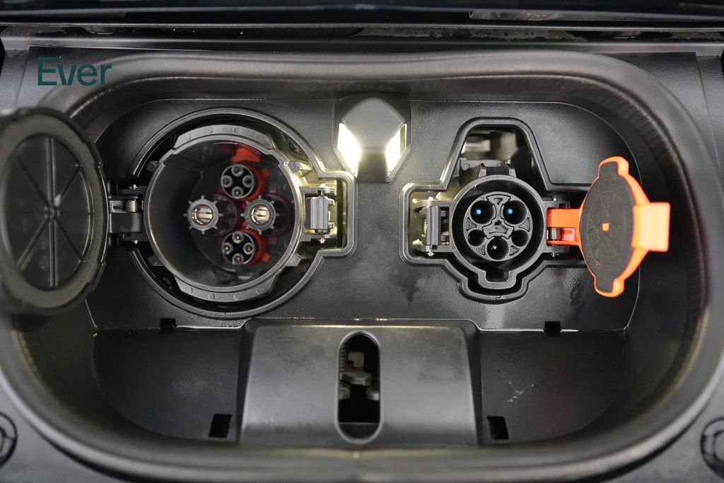 Used 2025 Nissan Leaf S FWD image 10