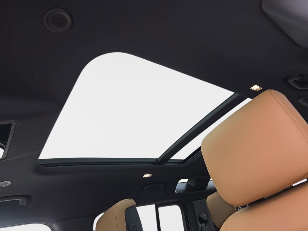 New 2026 Land Rover Defender 110 X-Dynamic SE image 30