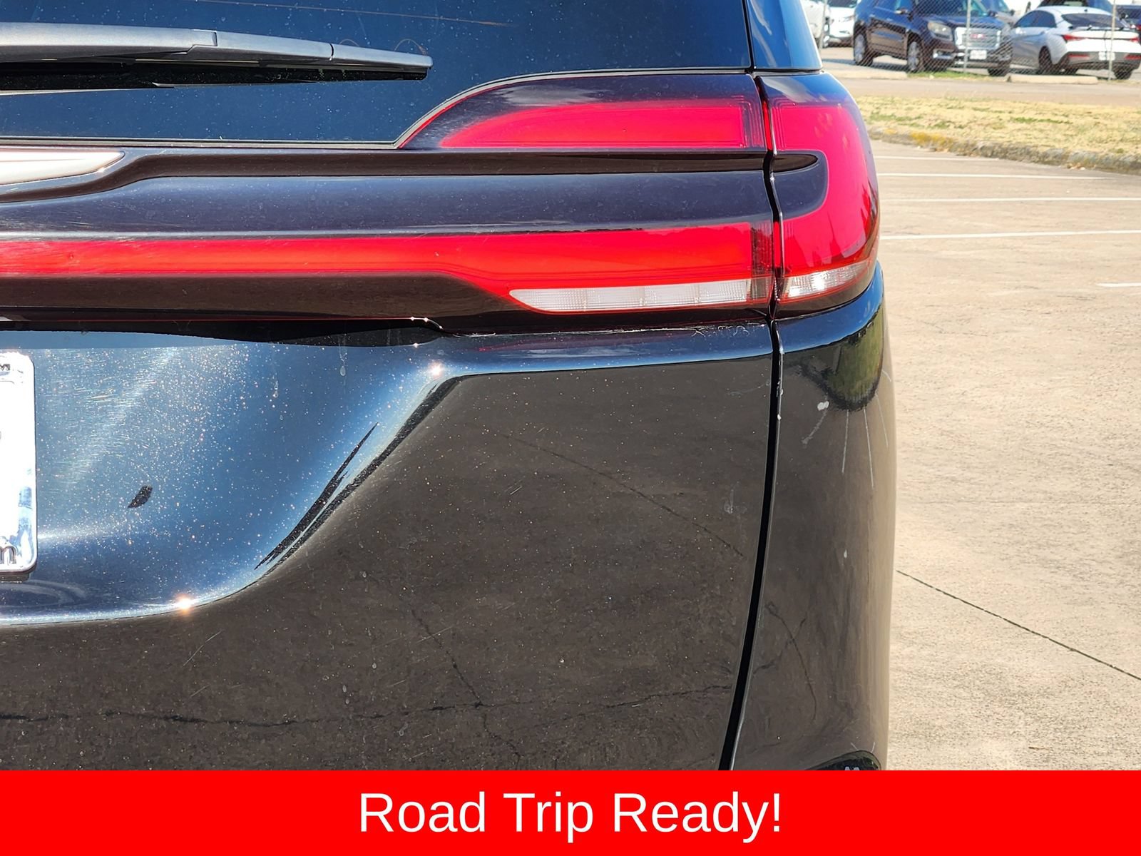 Used 2025 Chrysler Pacifica Select FWD image 16