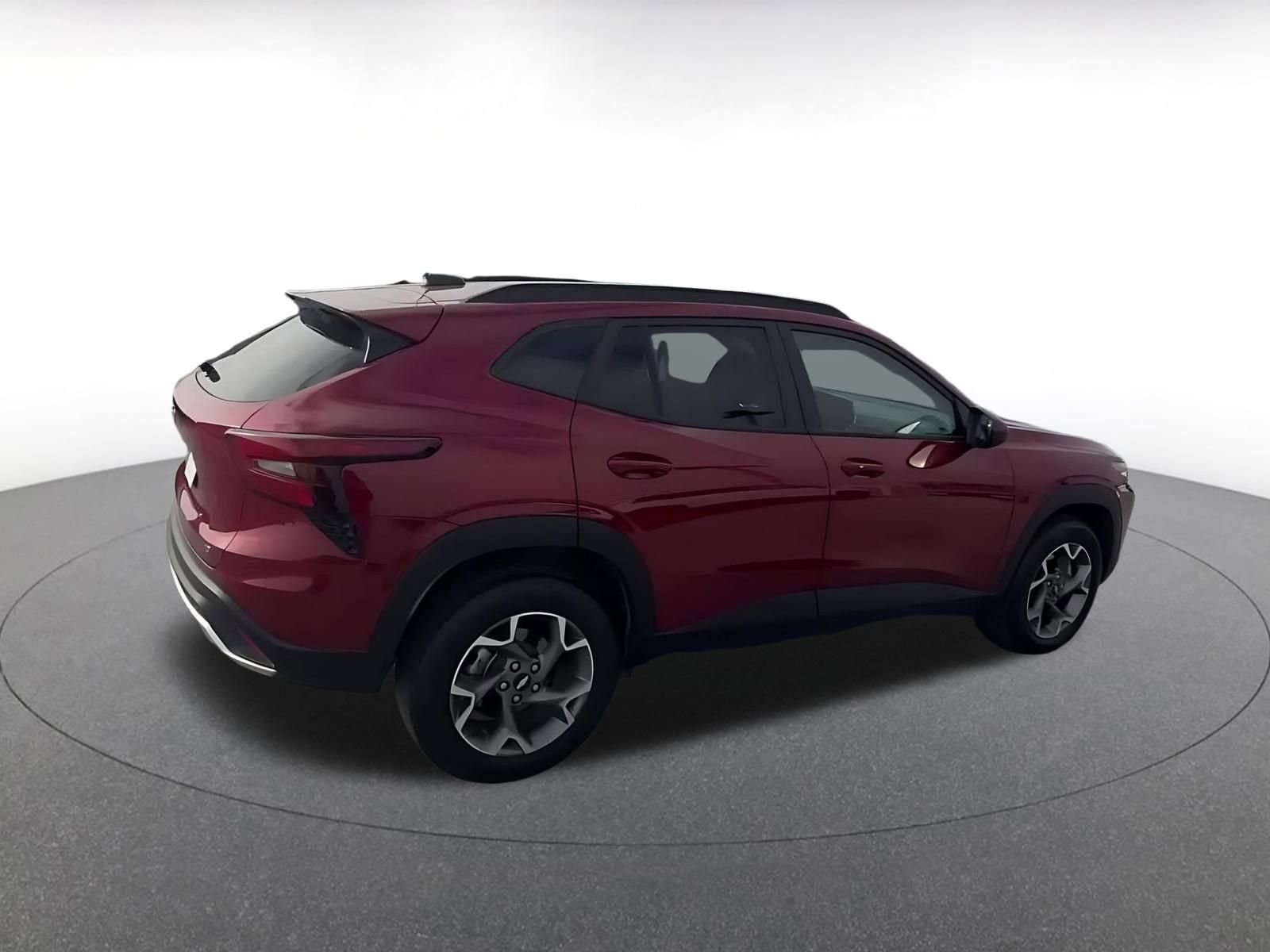 Used 2025 Chevrolet Trax LT w/ LT Convenience Package image 14