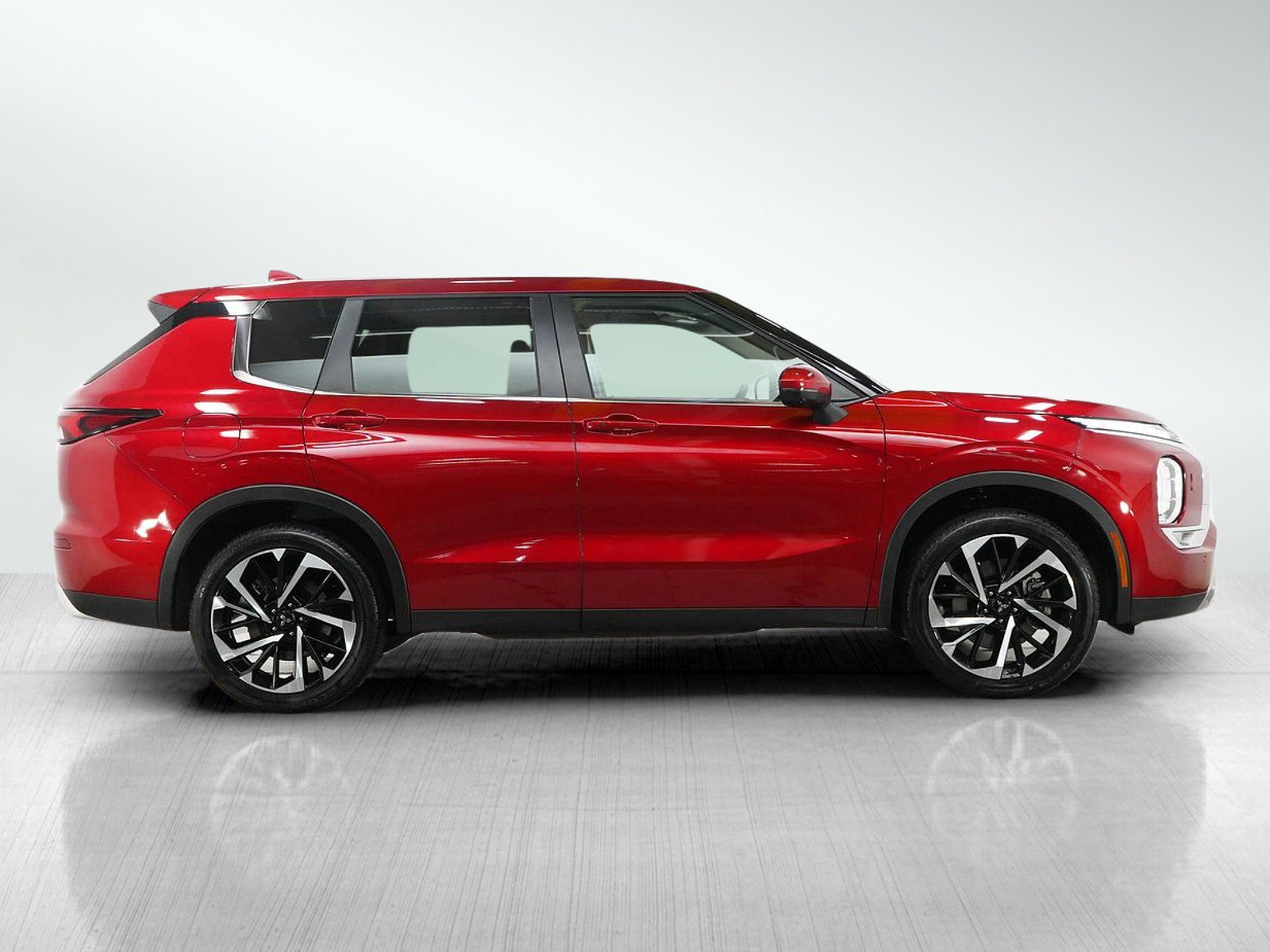 Used 2023 Mitsubishi Outlander SE AWD/4WD image 6