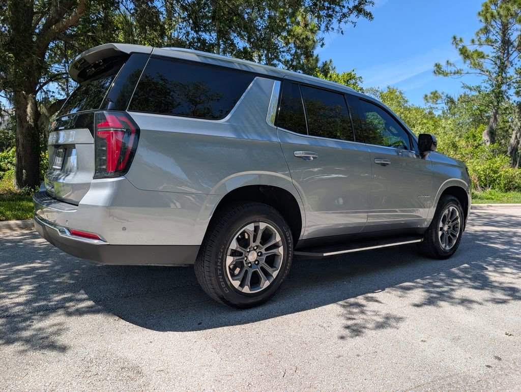 Used 2025 Chevrolet Tahoe LS RWD image 9