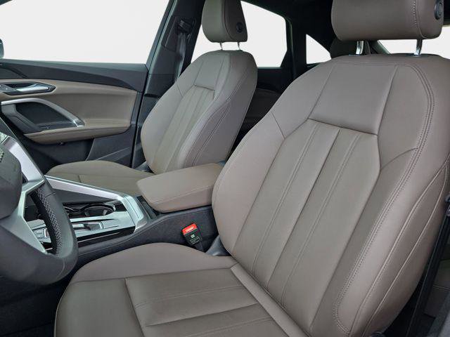 Used 2025 Audi Q5 Premium w/ Convenience Package AWD/4WD image 18