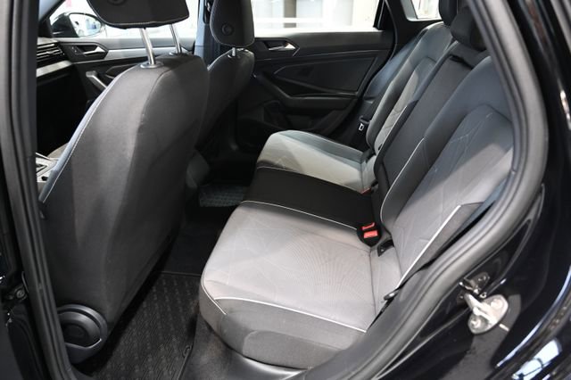 Used 2025 Volkswagen Jetta Sport image 11