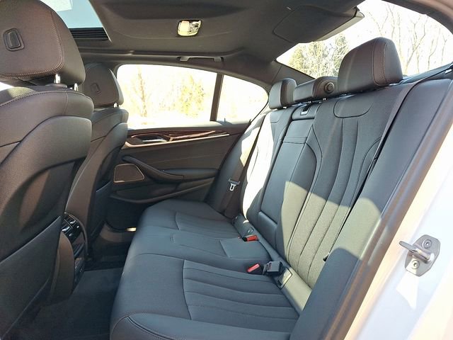 Used 2022 BMW 540i xDrive w/ Premium Package image 10