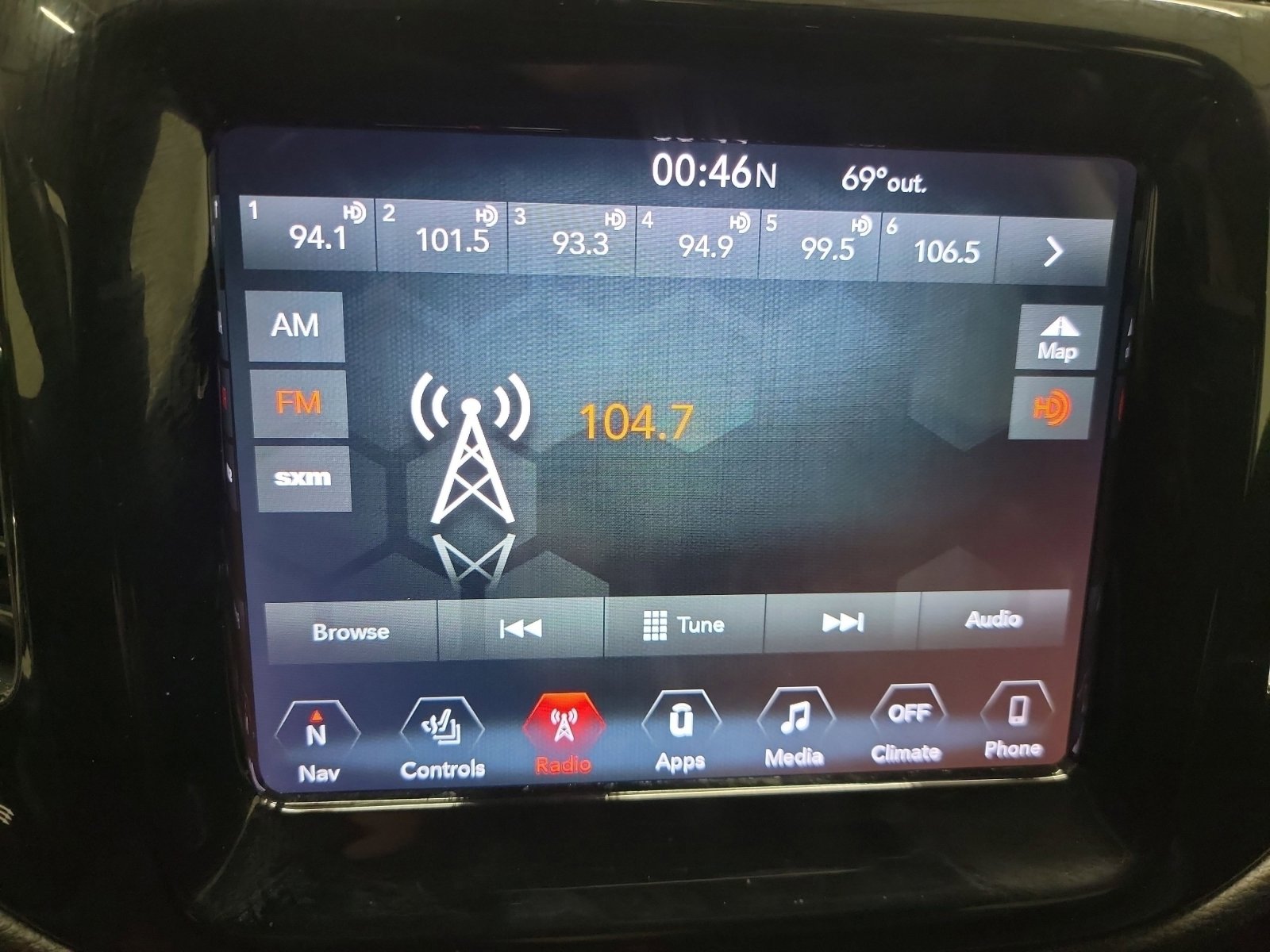 Used 2018 Jeep Compass Limited w/ Navigation Group image 22