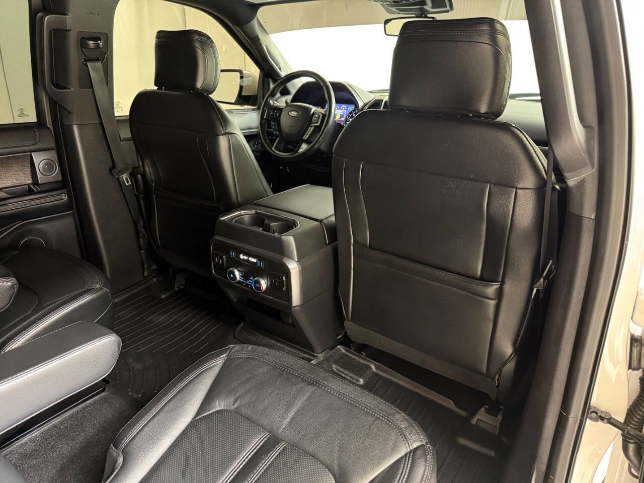 Used 2019 Ford Expedition Limited w/ Equipment Group 302A RWD image 37