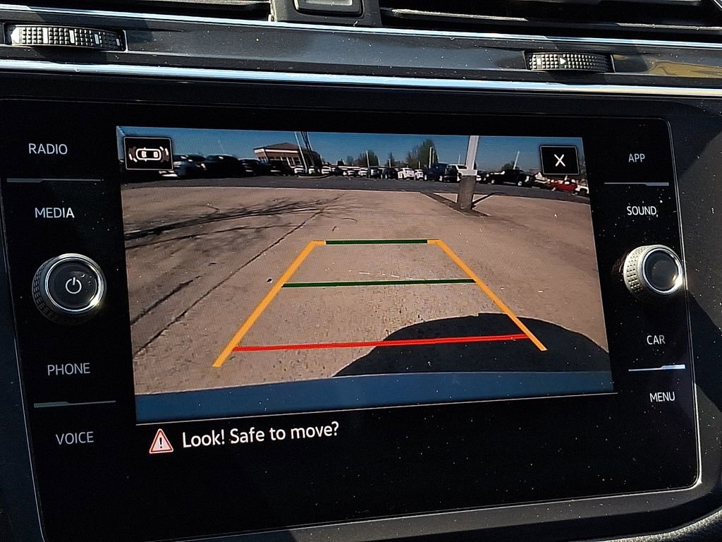 Used 2021 Volkswagen Tiguan SE R-Line image 18