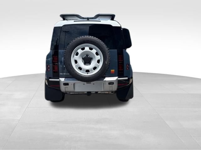 New 2025 Land Rover Defender 110 S image 4