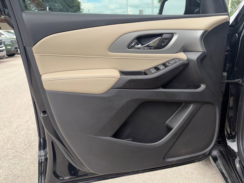 Used 2022 Chevrolet Traverse LS FWD image 21