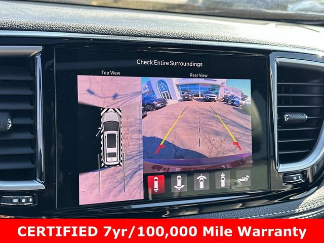 Used 2023 Chrysler Pacifica Limited w/ S Appearance Package image 26