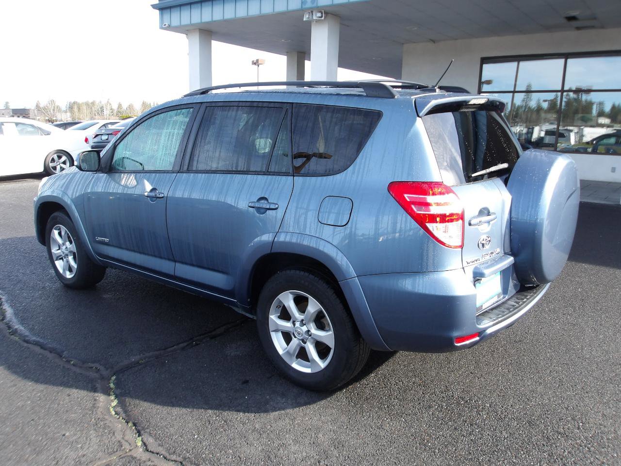 Used 2010 Toyota RAV4 Limited AWD/4WD image 3