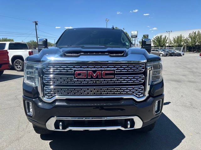 Used 2021 GMC Sierra 2500 Denali w/ Denali Black Diamond Edition AWD/4WD image 2