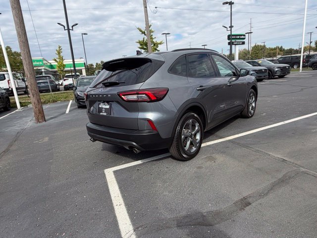 Used 2025 Ford Escape ST-Line FWD image 7