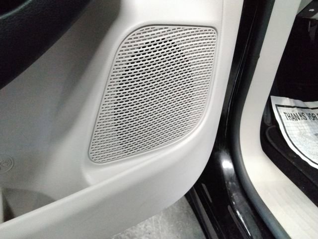 Used 2024 Chrysler Pacifica Touring-L image 32