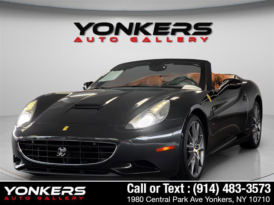 Used 2010 Ferrari California RWD image 26