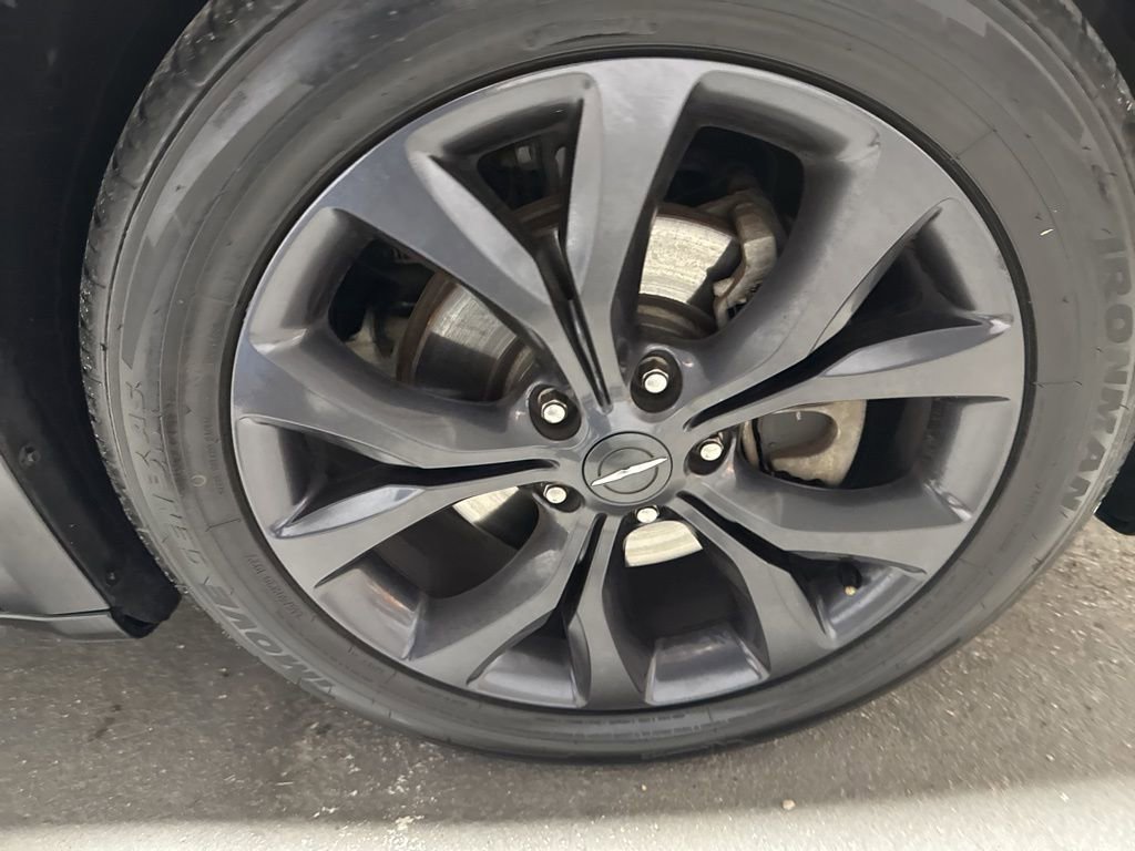 Used 2019 Chrysler Pacifica Touring Plus w/ S Appearance Package image 42