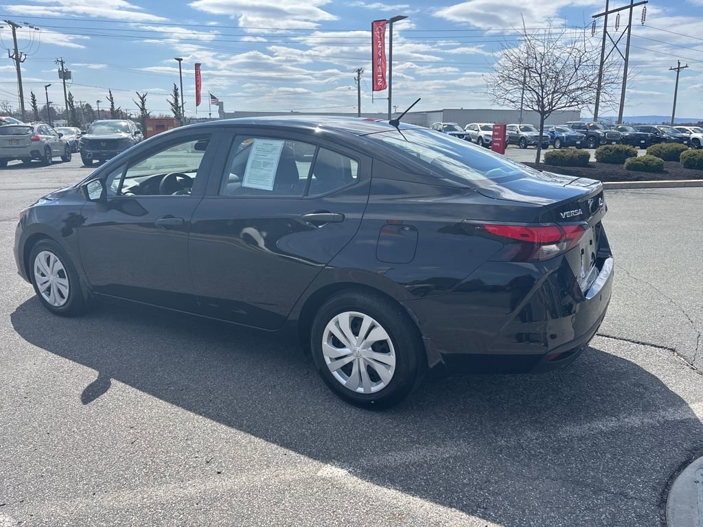 Used 2021 Nissan Versa S image 3