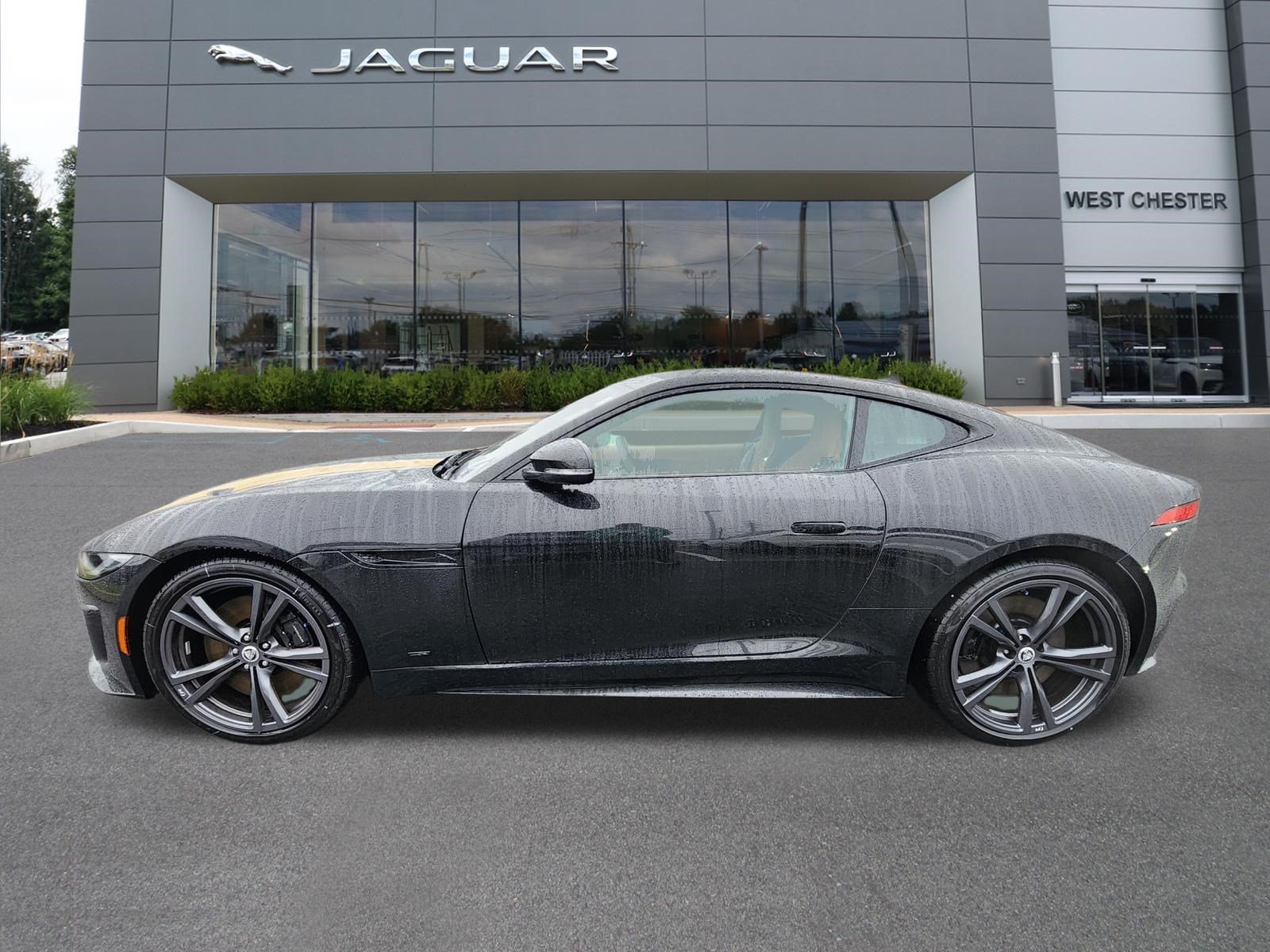 Used 2024 Jaguar F-TYPE R AWD/4WD image 5