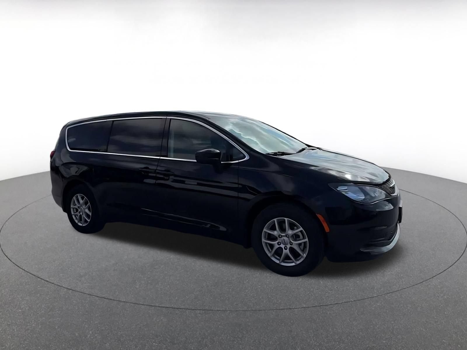 Used 2024 Chrysler Voyager LX FWD video 2